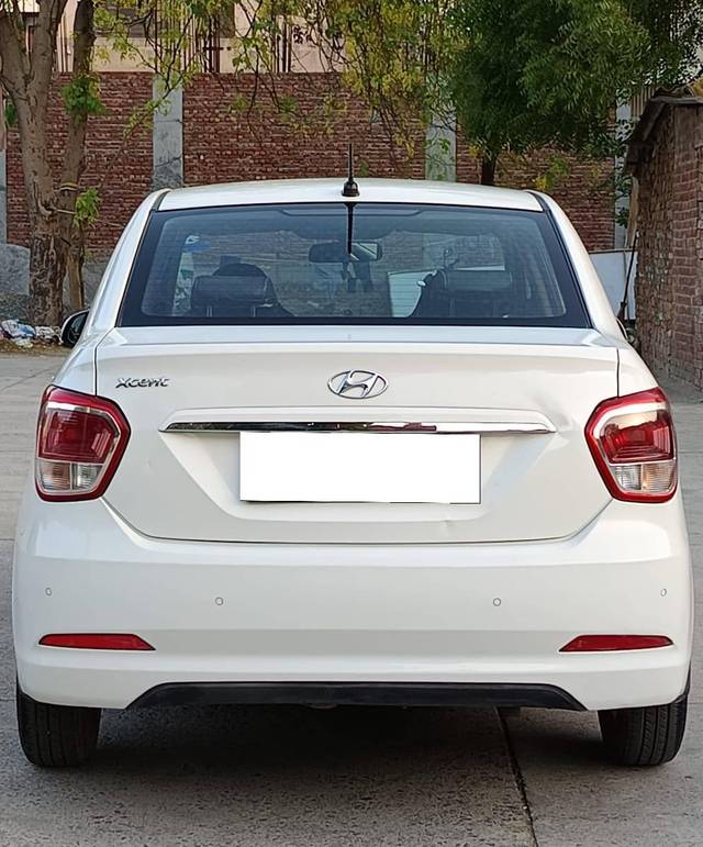 https://images10.gaadi.com/usedcar_image/4531973/original/processed_c891e760a9ddfe2c8c5214823b06c70c.jpg?imwidth=6402