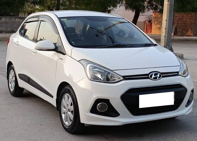 https://images10.gaadi.com/usedcar_image/4531973/original/processed_d573233adcc3638a106f5fee7bd8d9ed.jpg?imwidth=6400