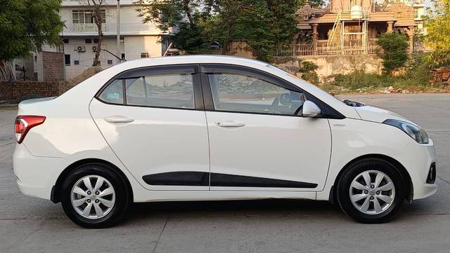 https://images10.gaadi.com/usedcar_image/4531973/original/processed_f4a328e48ce575838bbe92758bbe357b.jpg?imwidth=6401