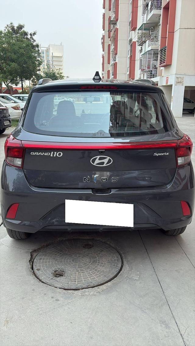 https://images10.gaadi.com/usedcar_image/4531982/original/processed_f8291d3fc062fe4a22c13f3b6e8069b0.jpg?imwidth=6401