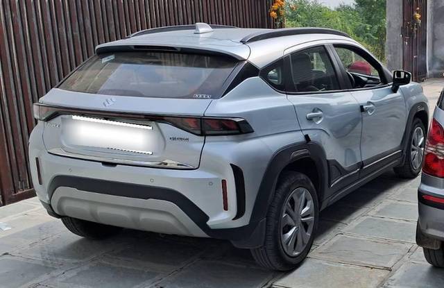 https://images10.gaadi.com/usedcar_image/4531994/original/processed_processed_dc004302-5447-4f02-94f0-1a60d30ca9fc.jpg?imwidth=6402