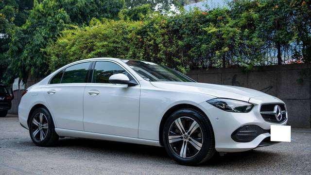 https://images10.gaadi.com/usedcar_image/4532032/original/processed_77ba129c12227dbb9d79fd66ed8f584d.jpg?imwidth=6400