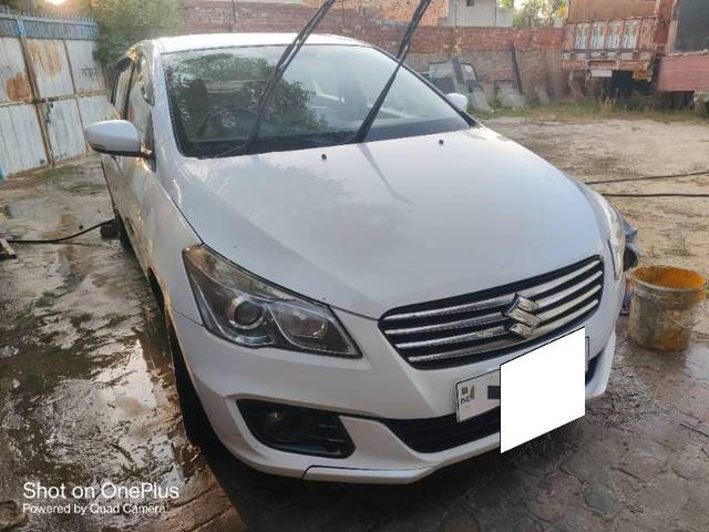 https://images10.gaadi.com/usedcar_image/4532033/original/processed_a2e95b83-5b2c-43e1-a48d-f99ac5da78f8.jpg?imwidth=6400