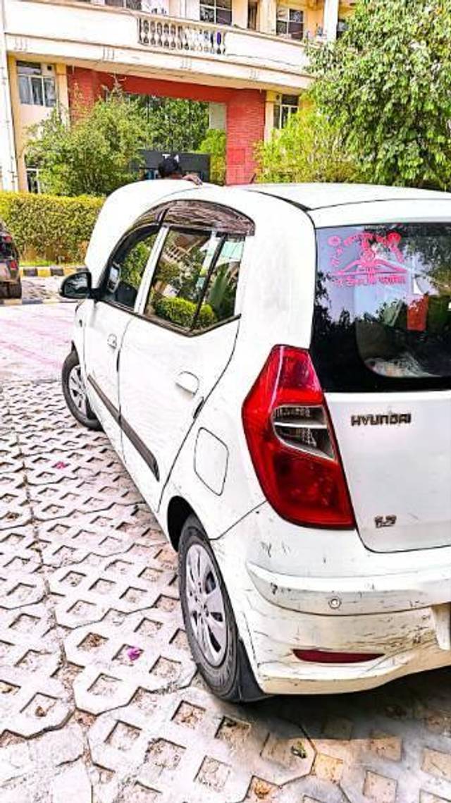 https://images10.gaadi.com/usedcar_image/4532040/original/processed_2c262493-0ab9-4fbc-a619-4fde6ff53a27.jpg?imwidth=6401
