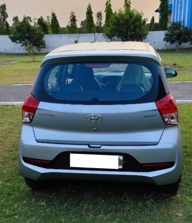 https://images10.gaadi.com/usedcar_image/4532078/original/processed_8aa7ba9f-2356-452f-8a52-703c40582f38.jpg?imwidth=6401