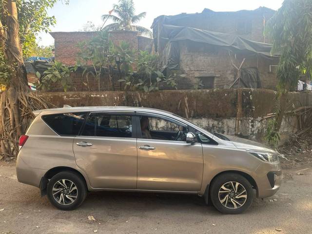 https://images10.gaadi.com/usedcar_image/4532105/original/processed_33a4024fb43e2bcf634a382984504437.jpg?imwidth=6401
