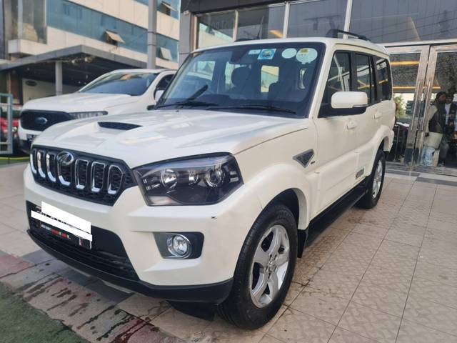 https://images10.gaadi.com/usedcar_image/4532114/original/processed_29594dac68cbae4f925b6e2000295845.jpg?imwidth=6400