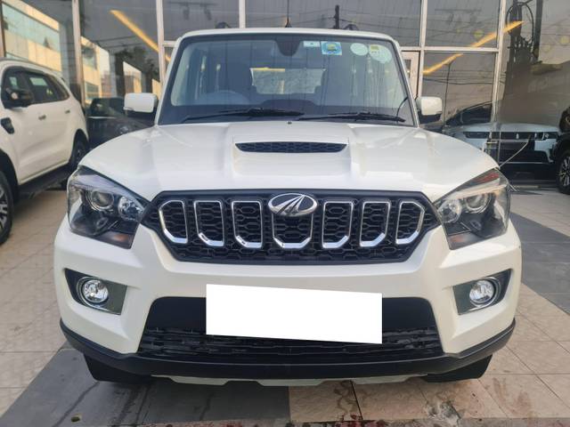 https://images10.gaadi.com/usedcar_image/4532114/original/processed_ddfc511289114001c7f61bfa492b7ab8.jpg?imwidth=6401