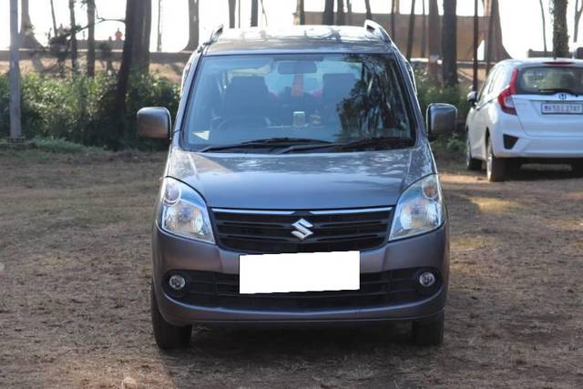 https://images10.gaadi.com/usedcar_image/4532117/original/processed_40d9f411-4bd6-49d7-aae4-b3486ce7526b.jpg?imwidth=6400