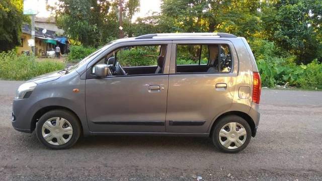 https://images10.gaadi.com/usedcar_image/4532117/original/processed_cc0ebe0c-ca73-40ae-a56c-15ff759b6664.jpg?imwidth=6402