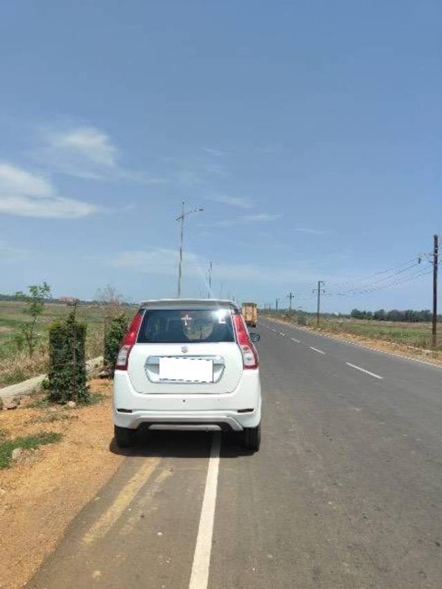 https://images10.gaadi.com/usedcar_image/4532135/original/processed_76cdf3aa-3274-45c3-aa56-03683550c8c0.jpeg?imwidth=6401