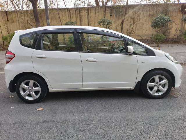 https://images10.gaadi.com/usedcar_image/4532137/original/4436b0820c2acfd92664b35b89956544.jpg?imwidth=6401