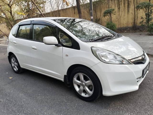 https://images10.gaadi.com/usedcar_image/4532137/original/processed_965d39bd4d17e662024004fa39cfbf87.jpg?imwidth=6400