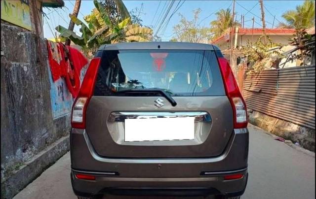 https://images10.gaadi.com/usedcar_image/4532190/original/processed_52a4d35a-fe2d-4434-bff7-fbc44d315dd9.jpeg?imwidth=6401