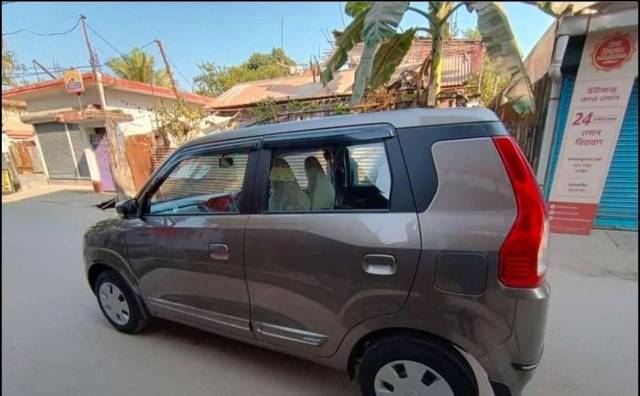 https://images10.gaadi.com/usedcar_image/4532190/original/processed_933eddc4-5d80-421b-bebb-b850de033cbd.jpeg?imwidth=6400