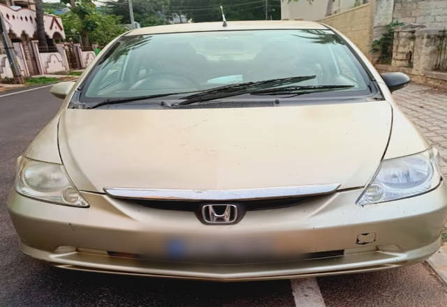 https://images10.gaadi.com/usedcar_image/4532202/original/0c9cef0e-d18d-48b6-bbf5-c703815be3c8.?imwidth=6400