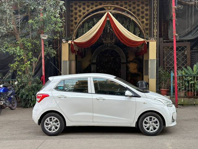 https://images10.gaadi.com/usedcar_image/4532227/original/2065a89ffa48f2985e8293e579c1be10.jpg?imwidth=6401