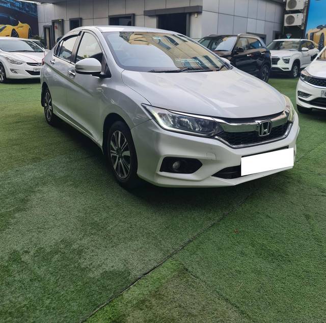 https://images10.gaadi.com/usedcar_image/4532228/original/processed_fb05189fc8e67401b5e4d8145c0cabae.jpg?imwidth=6400