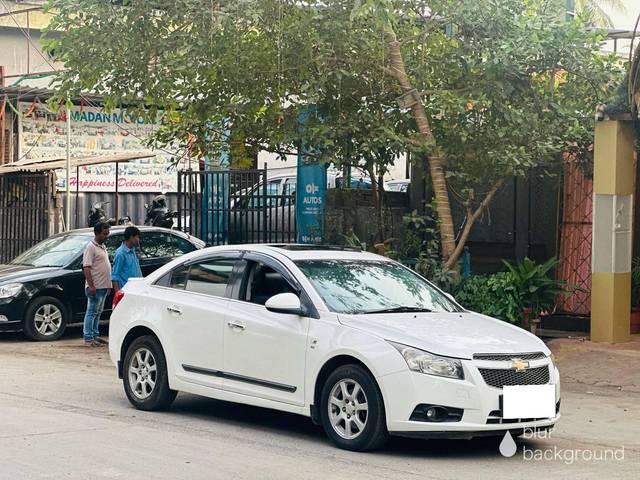 https://images10.gaadi.com/usedcar_image/4532231/original/processed_59e4a0bf98921b3e0df400acc671ad39.jpg?imwidth=6400