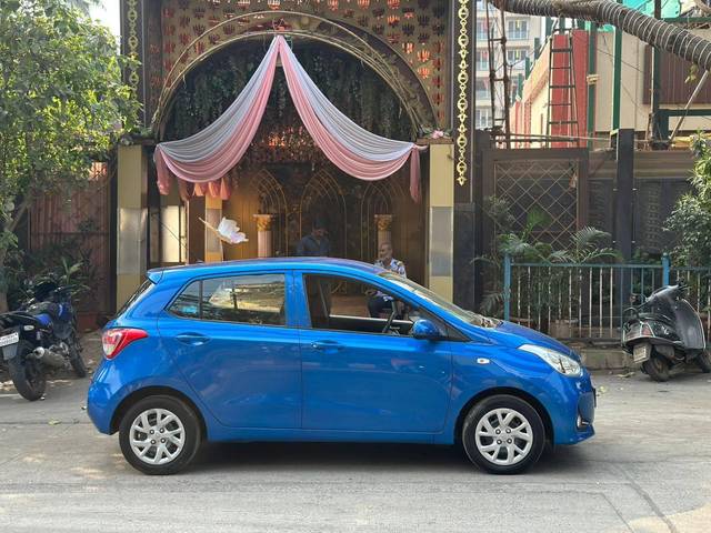 https://images10.gaadi.com/usedcar_image/4532239/original/processed_9f775e9f5ecff56dcaa17d2609aefad3.jpg?imwidth=6401