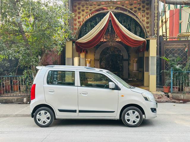 https://images10.gaadi.com/usedcar_image/4532242/original/366135a7c9398ec817bb3473255b528d.jpg?imwidth=6401