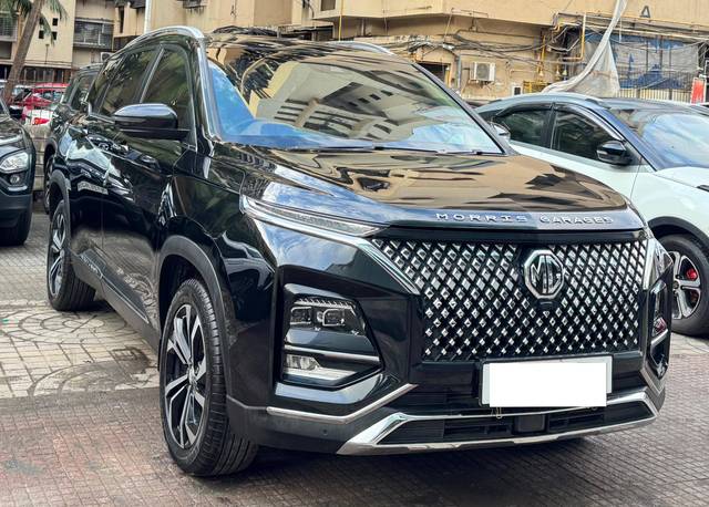 https://images10.gaadi.com/usedcar_image/4532254/original/processed_807dc6af5f97a6979a825a5d3ae069ee.jpg?imwidth=6400