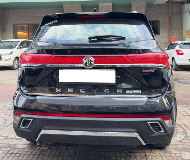 https://images10.gaadi.com/usedcar_image/4532254/original/processed_ab3c838c6920d8028ce51c209a841008.jpg?imwidth=6401