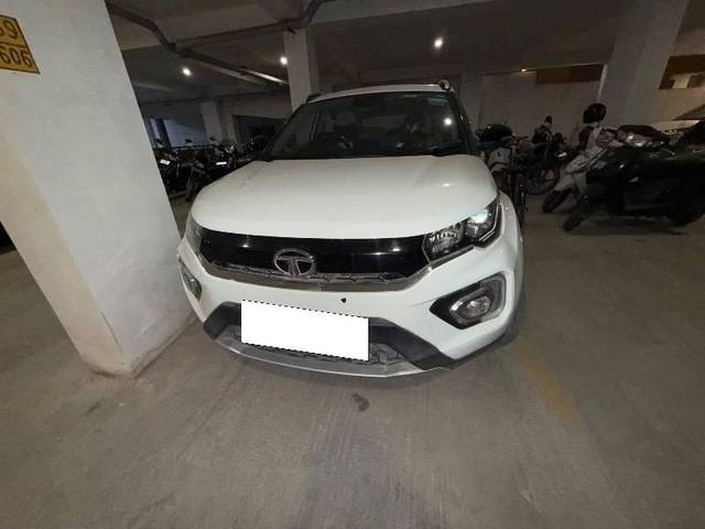 https://images10.gaadi.com/usedcar_image/4532293/original/processed_cca6ce5b-1d7a-43be-ba1d-56af9aba0be8.jpeg?imwidth=6400