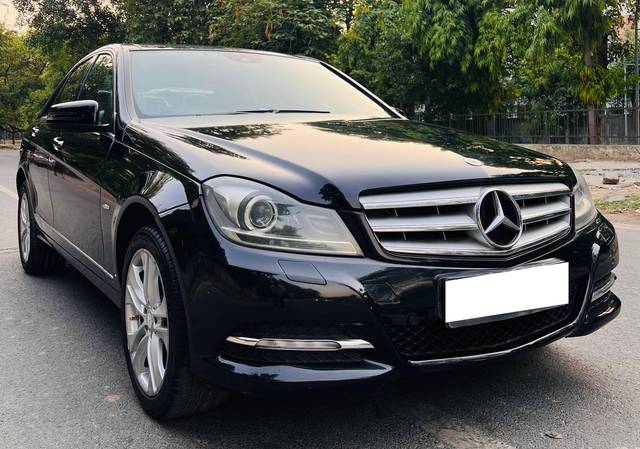 https://images10.gaadi.com/usedcar_image/4532294/original/processed_da69db7e-2d41-4592-a891-bf7a15c8fbaf.jpg?imwidth=6400