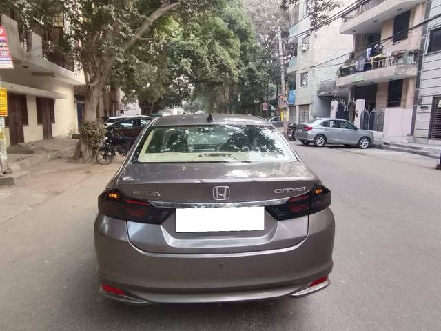 https://images10.gaadi.com/usedcar_image/4532317/original/processed_6e6a4eef6c4ac031911f02fc997c5ba3.jpg?imwidth=6401