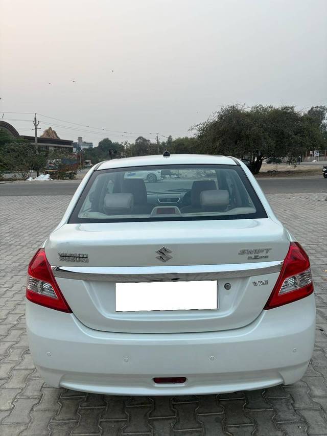 https://images10.gaadi.com/usedcar_image/4532319/original/processed_176c0e57e861ee859bf7800a510a22c3.jpg?imwidth=6402