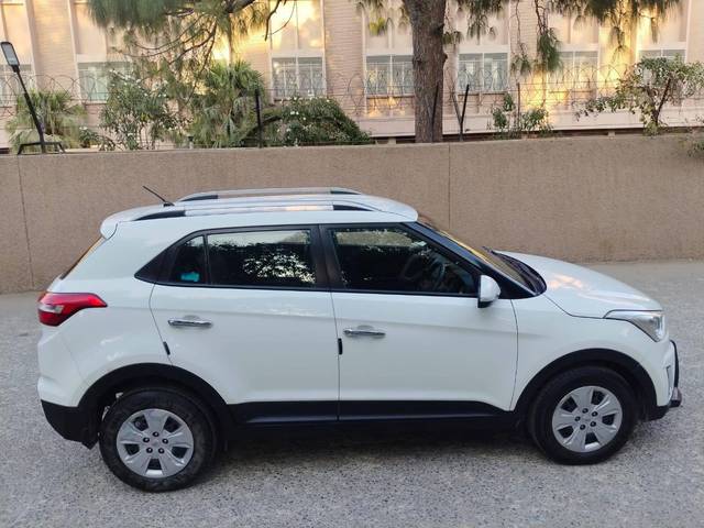 https://images10.gaadi.com/usedcar_image/4532324/original/processed_6b7820178197da07faf8a79d45fb0daa.jpg?imwidth=6401