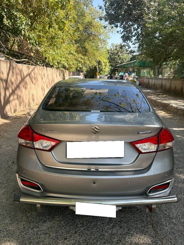 https://images10.gaadi.com/usedcar_image/4532327/original/processed_1092022a9e0db321badaf8c217c2cfa1.jpg?imwidth=6401
