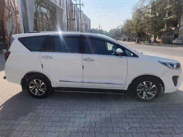 https://images10.gaadi.com/usedcar_image/4532331/original/processed_9c1223470fc368afd2a67a9ea97bb3ca.jpg?imwidth=6401