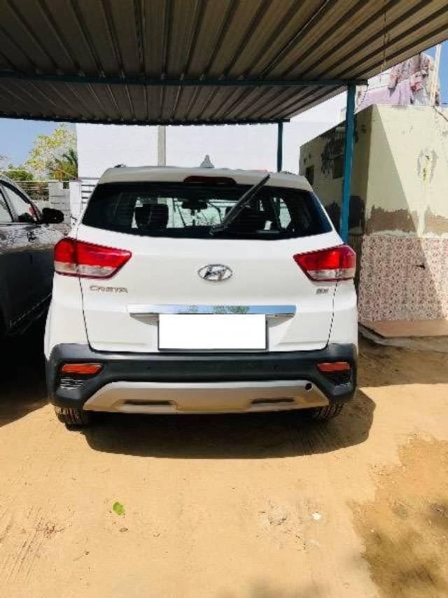 https://images10.gaadi.com/usedcar_image/4532337/original/processed_b62e7f68-ea6e-4433-be30-4844e4e0116c.jpeg?imwidth=6401