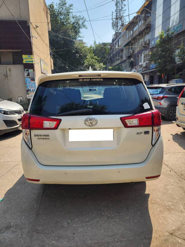 https://images10.gaadi.com/usedcar_image/4532341/original/processed_613f18932208c09cda1ee3c485c8fa03.jpg?imwidth=6402