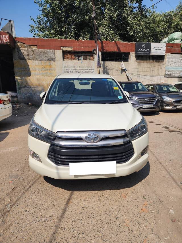 https://images10.gaadi.com/usedcar_image/4532341/original/processed_92848bc259048e77b76e83c0cea286d6.jpg?imwidth=6400