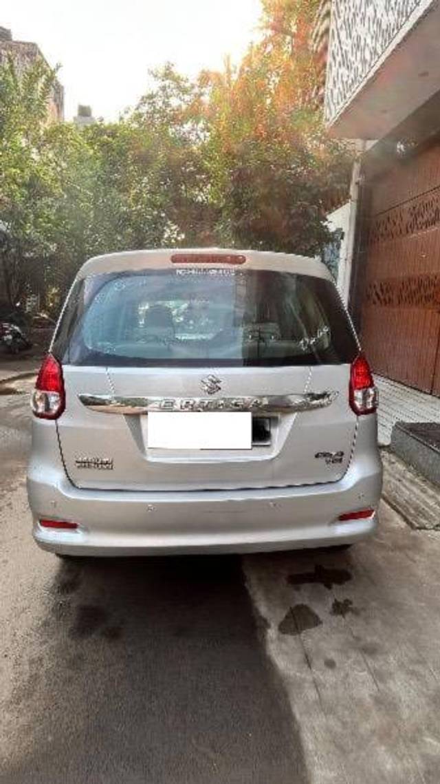 https://images10.gaadi.com/usedcar_image/4532368/original/processed_34fb248d-5423-4af9-ab05-49f359bbef50.jpeg?imwidth=6402