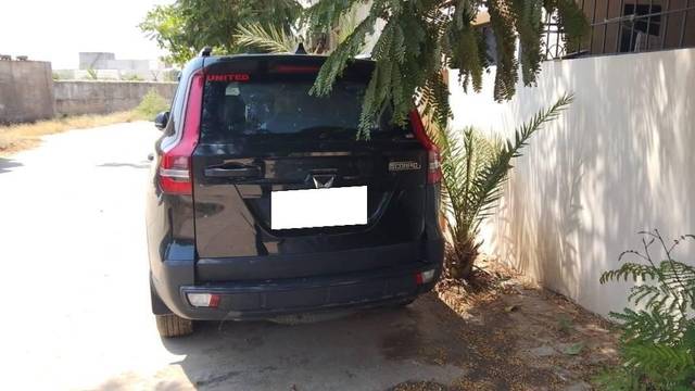 https://images10.gaadi.com/usedcar_image/4532375/original/processed_500231ad-7bcc-442a-8a24-a1e3c19033ac.jpg?imwidth=6401