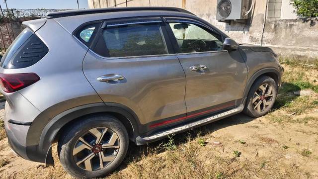 https://images10.gaadi.com/usedcar_image/4532393/original/processed_66340cf3-18d6-4a25-9c57-b9d98aba1891.jpg?imwidth=6400