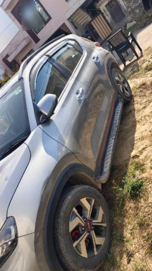 https://images10.gaadi.com/usedcar_image/4532393/original/processed_adf3640c-b91b-42f1-994c-331fbfcff1d1.jpg?imwidth=6402