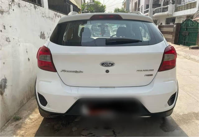 https://images10.gaadi.com/usedcar_image/4532394/original/0f2957a2-8791-42f8-b909-e4ef27202a36.?imwidth=6401