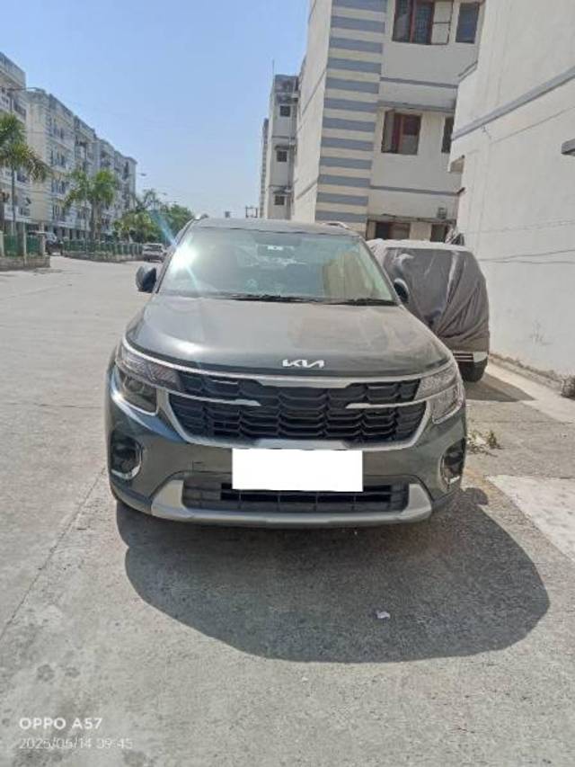 https://images10.gaadi.com/usedcar_image/4532411/original/processed_60a7e320-bb2f-4571-8145-87db650cd440.jpg?imwidth=6401