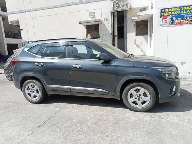 https://images10.gaadi.com/usedcar_image/4532411/original/processed_958c55c6-6717-42fe-b0f1-dfb64dcdbbc1.jpg?imwidth=6402