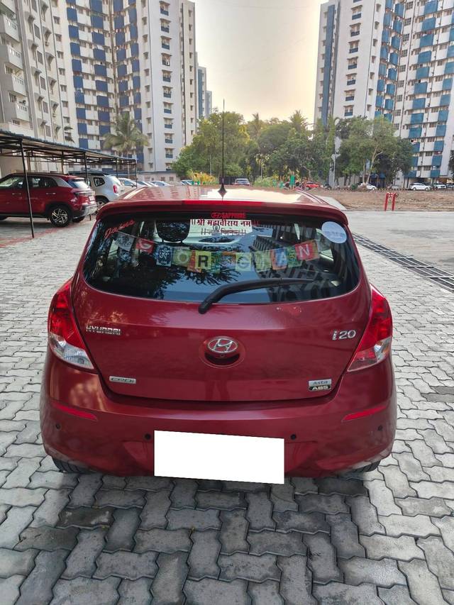 https://images10.gaadi.com/usedcar_image/4532414/original/processed_7829f0b6-8cc3-4e6c-9789-1c527f672fff.jpg?imwidth=6400