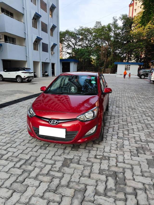 https://images10.gaadi.com/usedcar_image/4532414/original/processed_a4d1ead2-2f99-439f-a1d3-cd25c66af319.jpg?imwidth=6402