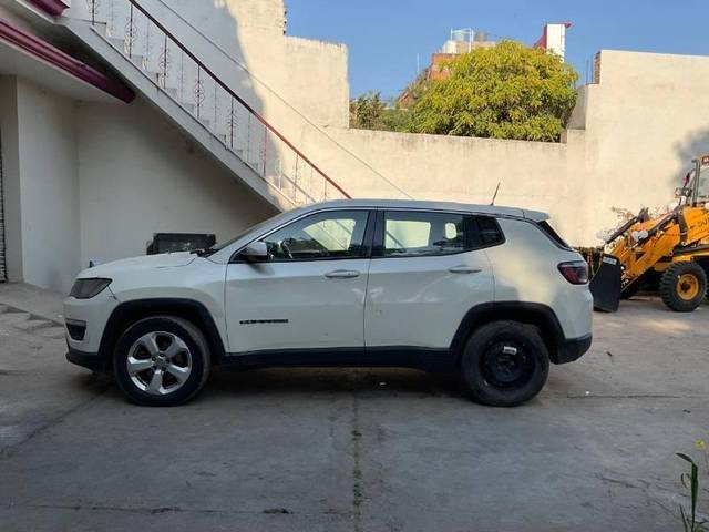 https://images10.gaadi.com/usedcar_image/4532427/original/processed_2b147272-9281-4de9-bd67-60cc70ad629e.jpg?imwidth=6401