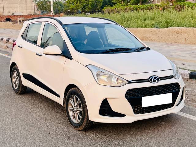 https://images10.gaadi.com/usedcar_image/4532477/original/processed_3dbd5aec8ac9003c53c3138836c98a27.jpg?imwidth=6400