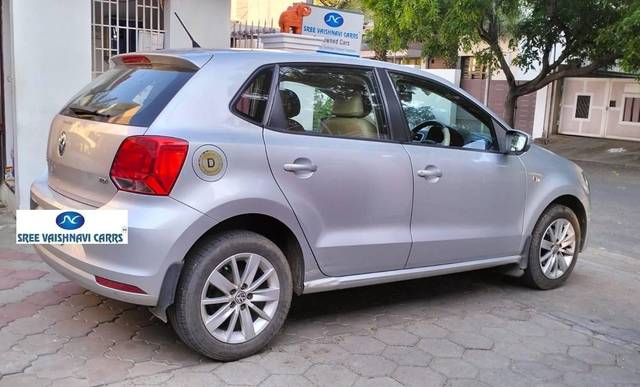 https://images10.gaadi.com/usedcar_image/4532479/original/processed_1407c9815cbbf0626b8ce9e36bbec4ce.jpeg?imwidth=6401