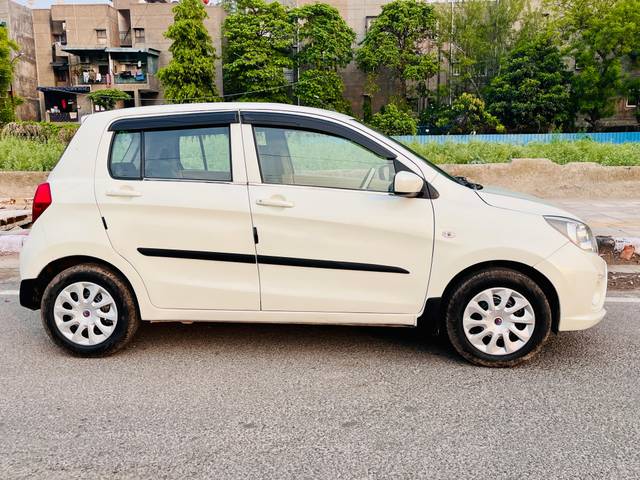 https://images10.gaadi.com/usedcar_image/4532483/original/b75d7d75893ae536e3fd767a370e0072.jpg?imwidth=6401